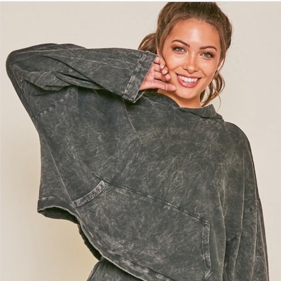 ✨ON SALE✨Legend Acid Wash Sweatshirt - Picture 3 of 5